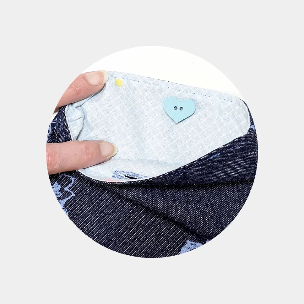 Poch Jeans fleuri coeur bleu-4-Zoom.webp